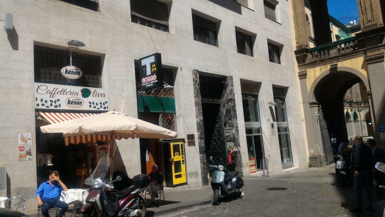 Mini Appartamento Al Chiostro Napels Buitenkant foto