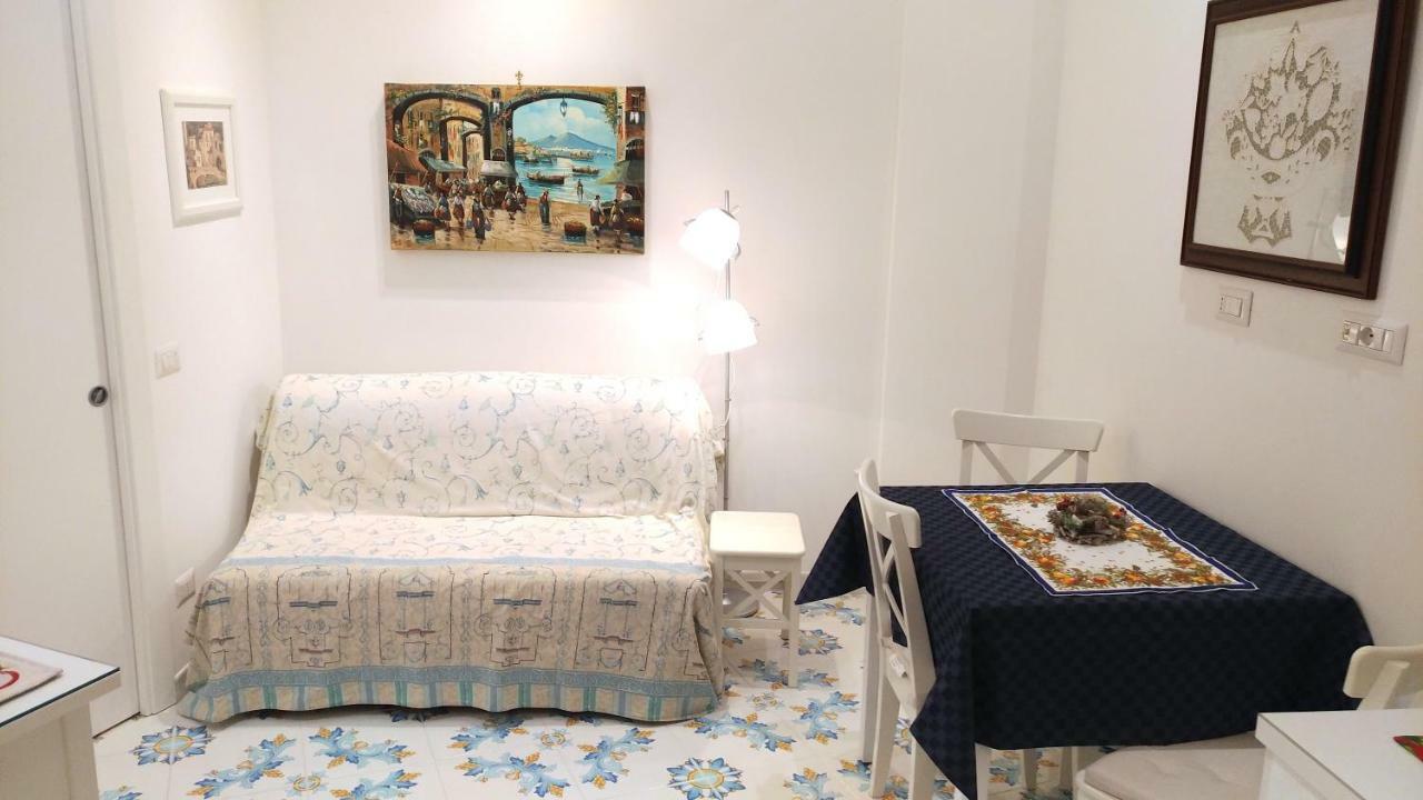 Mini Appartamento Al Chiostro Napels Buitenkant foto
